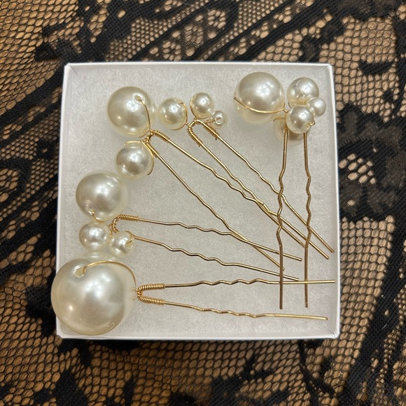 5 Piece Pearl Hair Pin Set - Picture 2 of 3